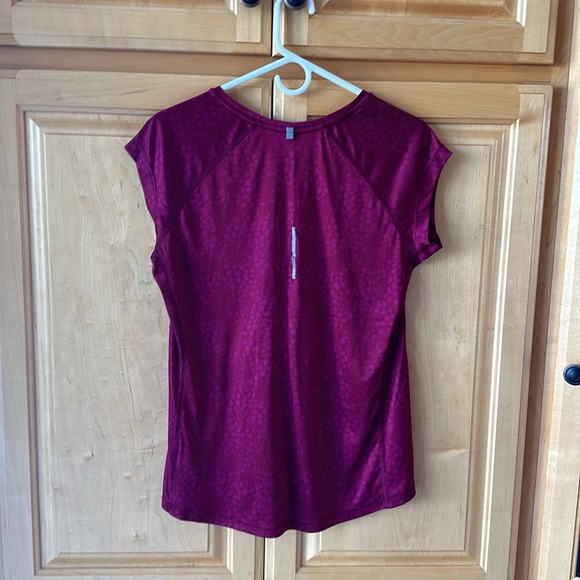 NIKE DRI-FIT Running Short Sleeve Tee - Picture 5 of 5